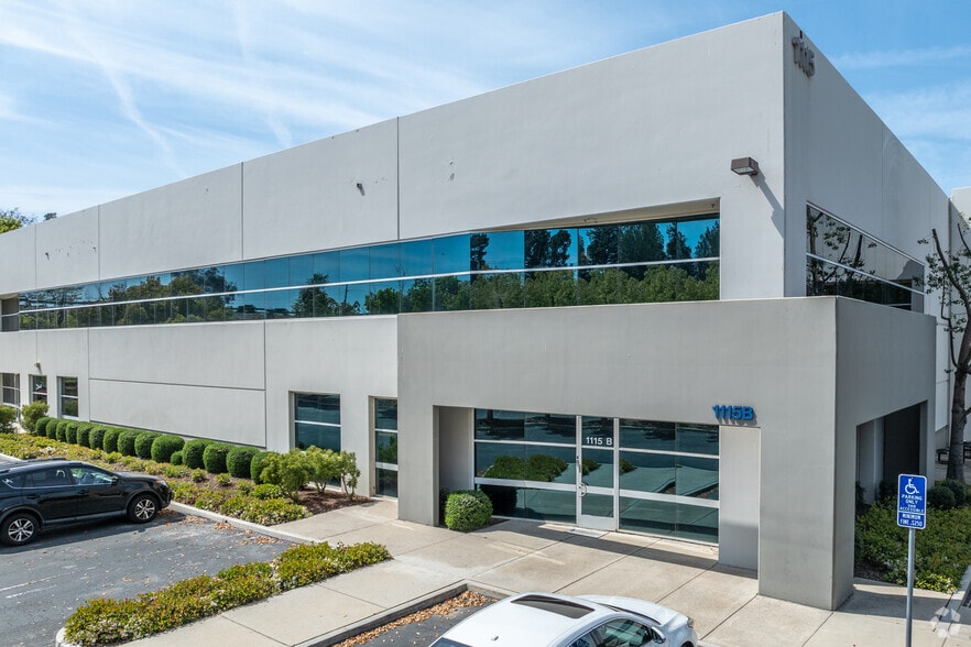 1115 Research Dr, Redlands, CA for lease - Building Photo - Image 2 of 6