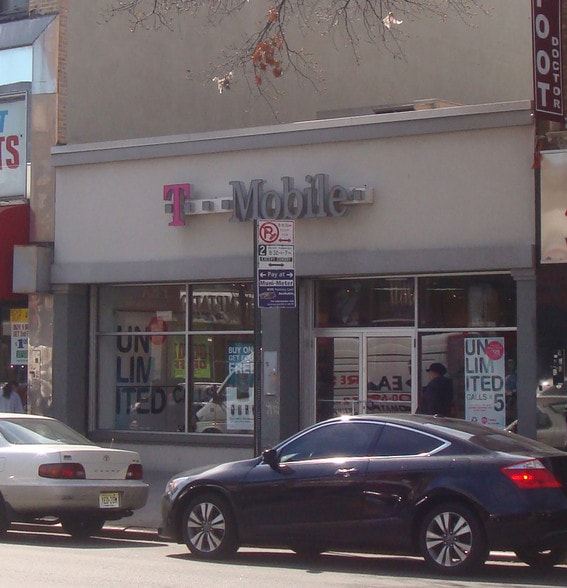 30-46 Steinway St, Astoria, NY for sale - Primary Photo - Image 1 of 1