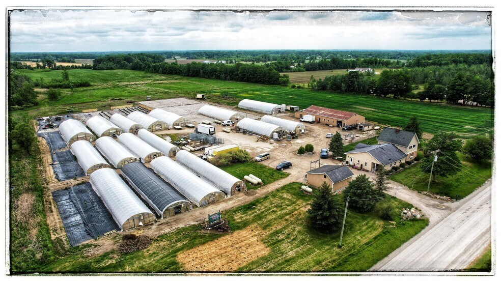 9837 Metcalf Rd, Kenockee, MI 48006