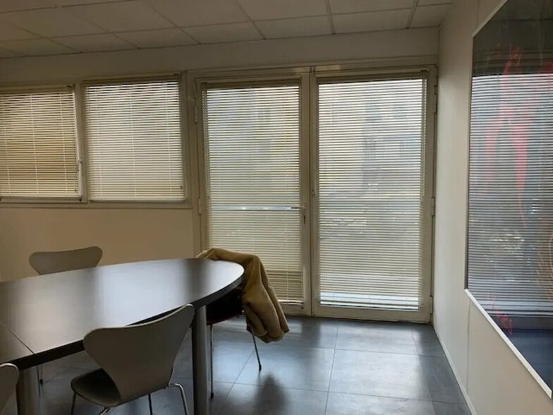 Office in Avignon for sale - Building Photo - Image 3 of 10