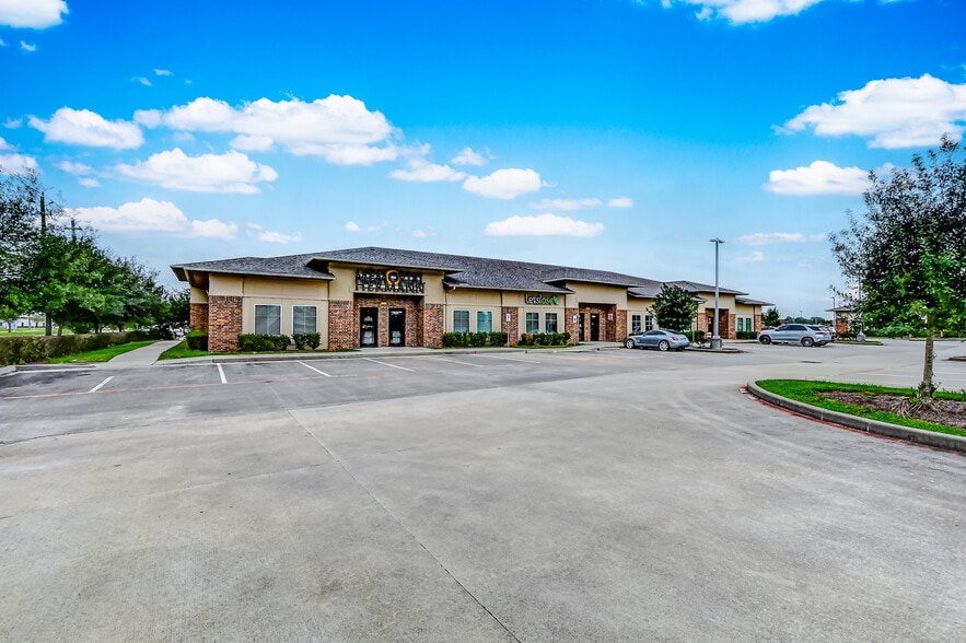 5040 Crenshaw Rd, Pasadena, TX for lease - Building Photo - Image 2 of 4