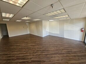 2700 NE Andresen Rd, Vancouver, WA for lease Interior Photo- Image 2 of 4