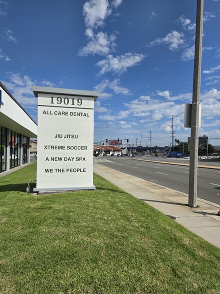 19009-19019 Hawthorne Blvd, Torrance, CA for lease - Building Photo - Image 2 of 31