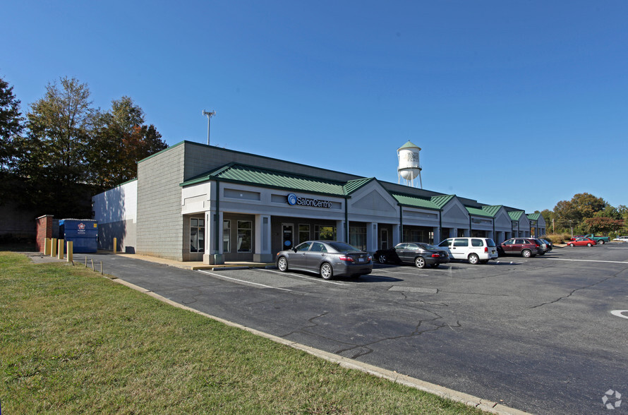 230-284 E Garrison Blvd, Gastonia, NC for lease - Building Photo - Image 1 of 26