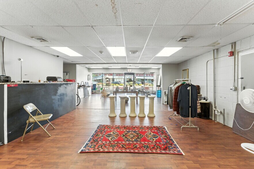 1175 Post Rd, Warwick, RI for lease - Building Photo - Image 2 of 5