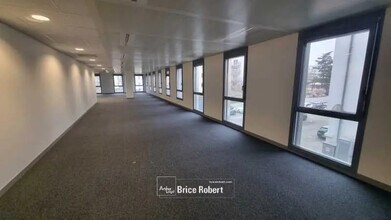 Office in Lyon for lease Building Photo- Image 1 of 1