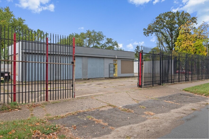 1750 E State Fair, Highland Park, MI for sale - Building Photo - Image 3 of 9