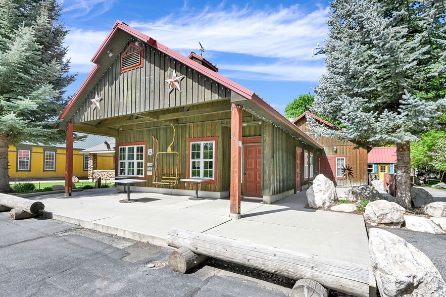 235 7400 E, Huntsville, UT for sale - Building Photo - Image 1 of 31