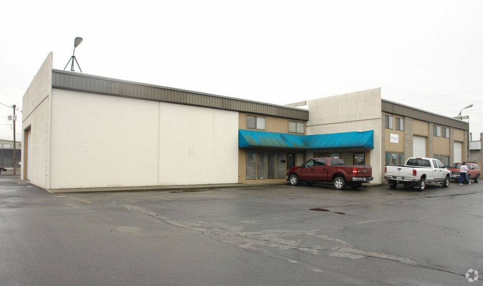 930-934 N Lake Rd, Spokane, WA for lease - Primary Photo - Image 1 of 2