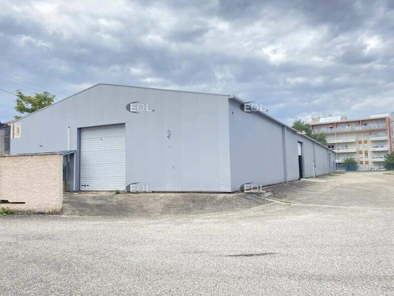Industrial in Vénissieux for lease - Building Photo - Image 3 of 9
