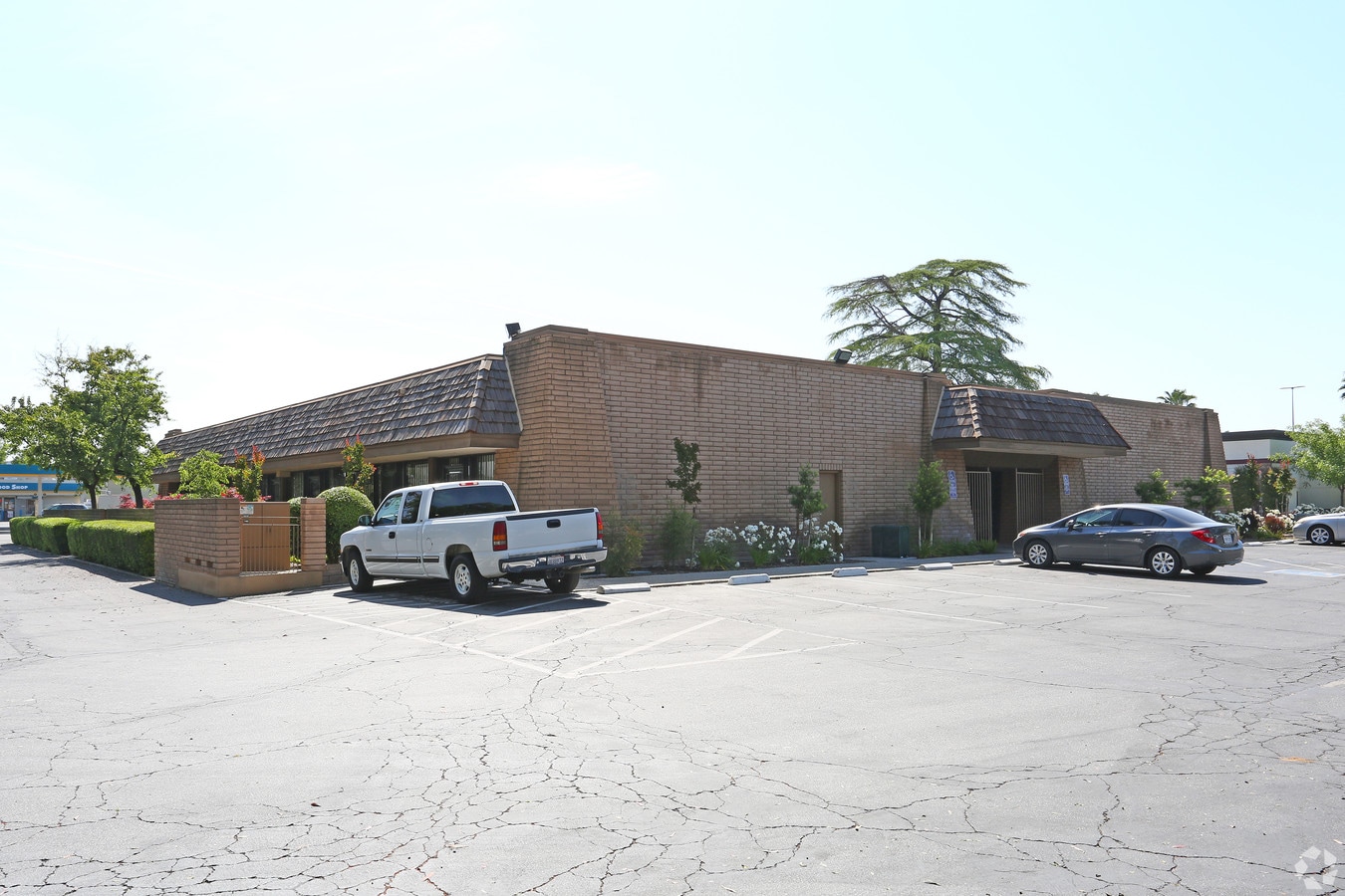 524 S Clovis Ave, Fresno, CA 93727