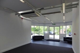 Crockford Ln, Chineham for lease Interior Photo- Image 2 of 2