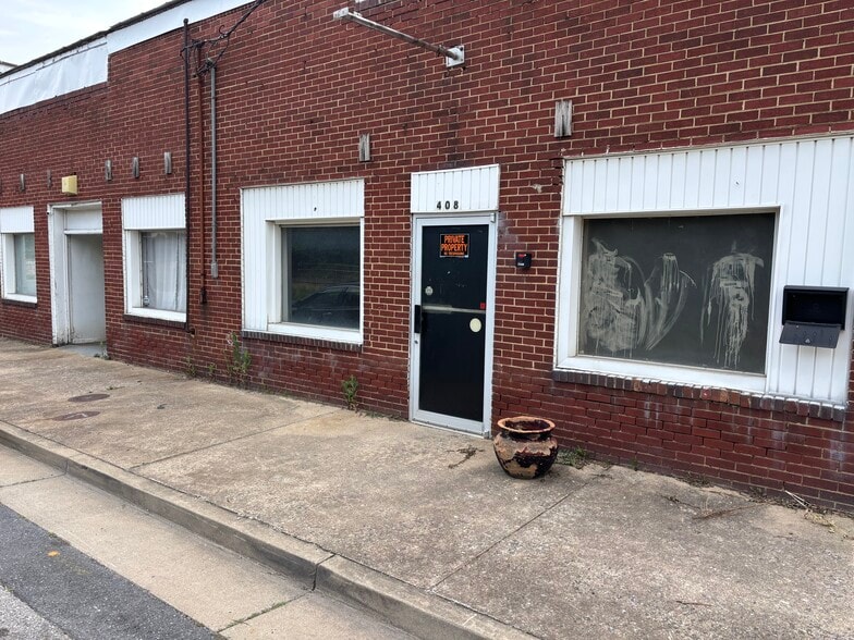 408 N Commerce Ave, Waynesboro, VA for sale - Building Photo - Image 3 of 7