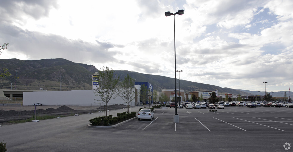 200-260 N Station Pky, Farmington, UT for lease - Primary Photo - Image 1 of 5