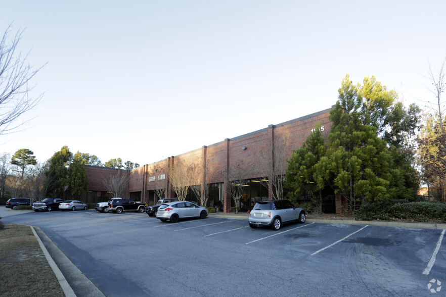 1645 Lakes Pky, Lawrenceville, GA for lease - Primary Photo - Image 1 of 6