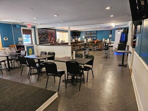 712 River Rd, Washington, NC for lease Interior Photo- Image 2 of 8