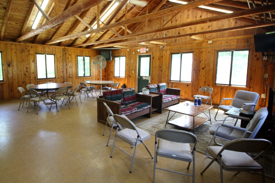 500 Willow Walk Cir NE, Comstock Park, MI for sale - Lobby - Image 3 of 7