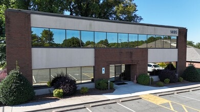 1540 Westbrook Plaza Dr, Winston-Salem, NC for lease Interior Photo- Image 2 of 3