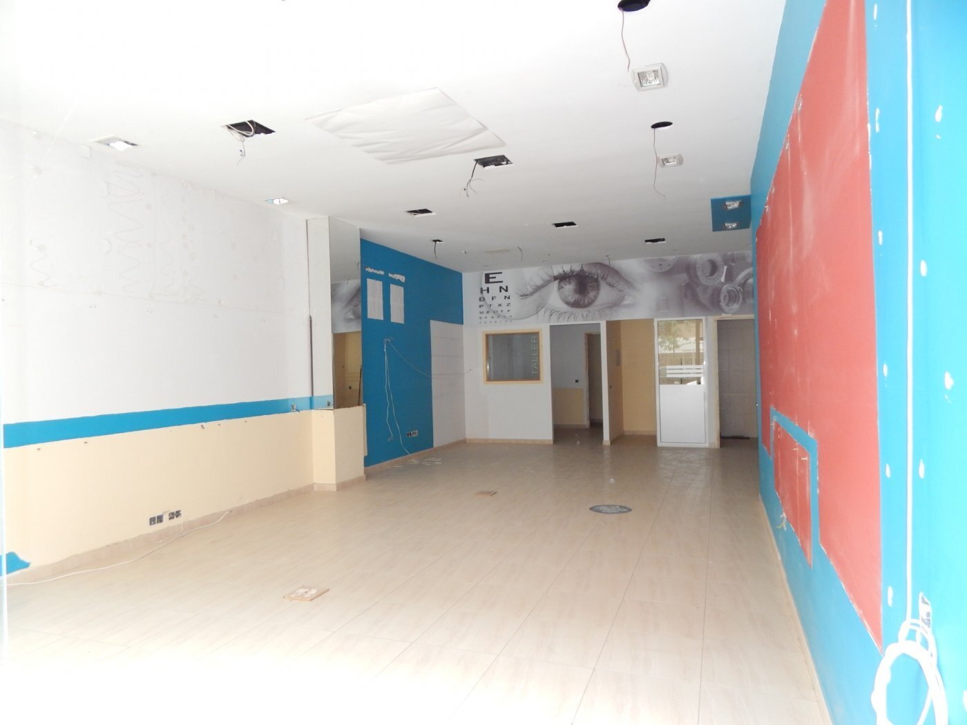 Retail in Ontinyent for lease Building Photo- Image 1 of 15