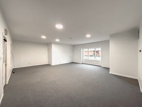 32645 Main Rd, Cutchogue, NY for lease Interior Photo- Image 1 of 3