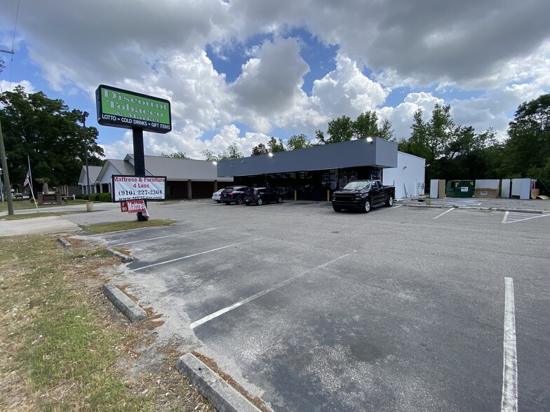 Piggly Wiggly Grocery Investment portfolio of 7 properties for sale on LoopNet.com - Building Photo - Image 3 of 42