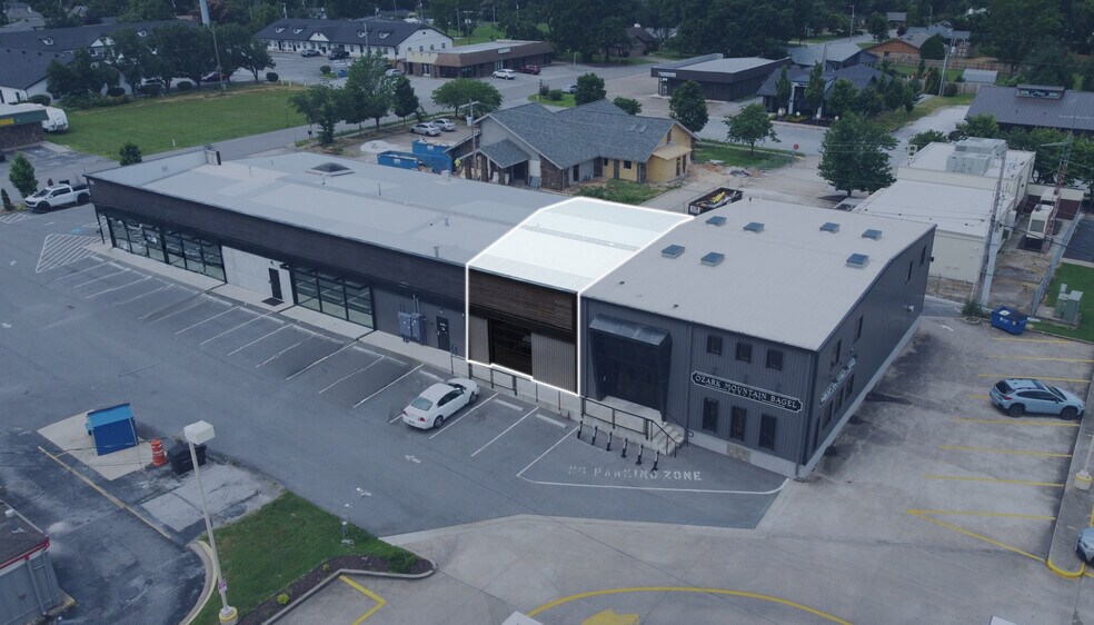 1004 NW 11th St, Bentonville, AR for sale - Building Photo - Image 1 of 1