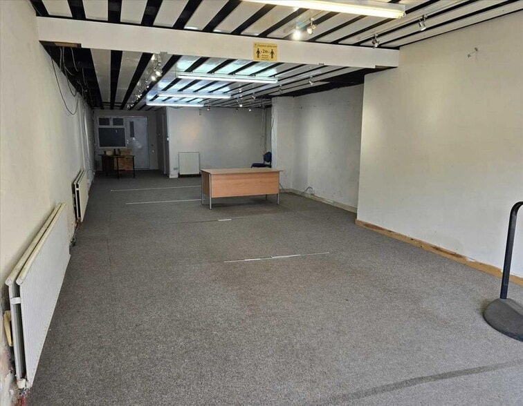 33 Oswald Rd, Scunthorpe for sale - Building Photo - Image 3 of 3