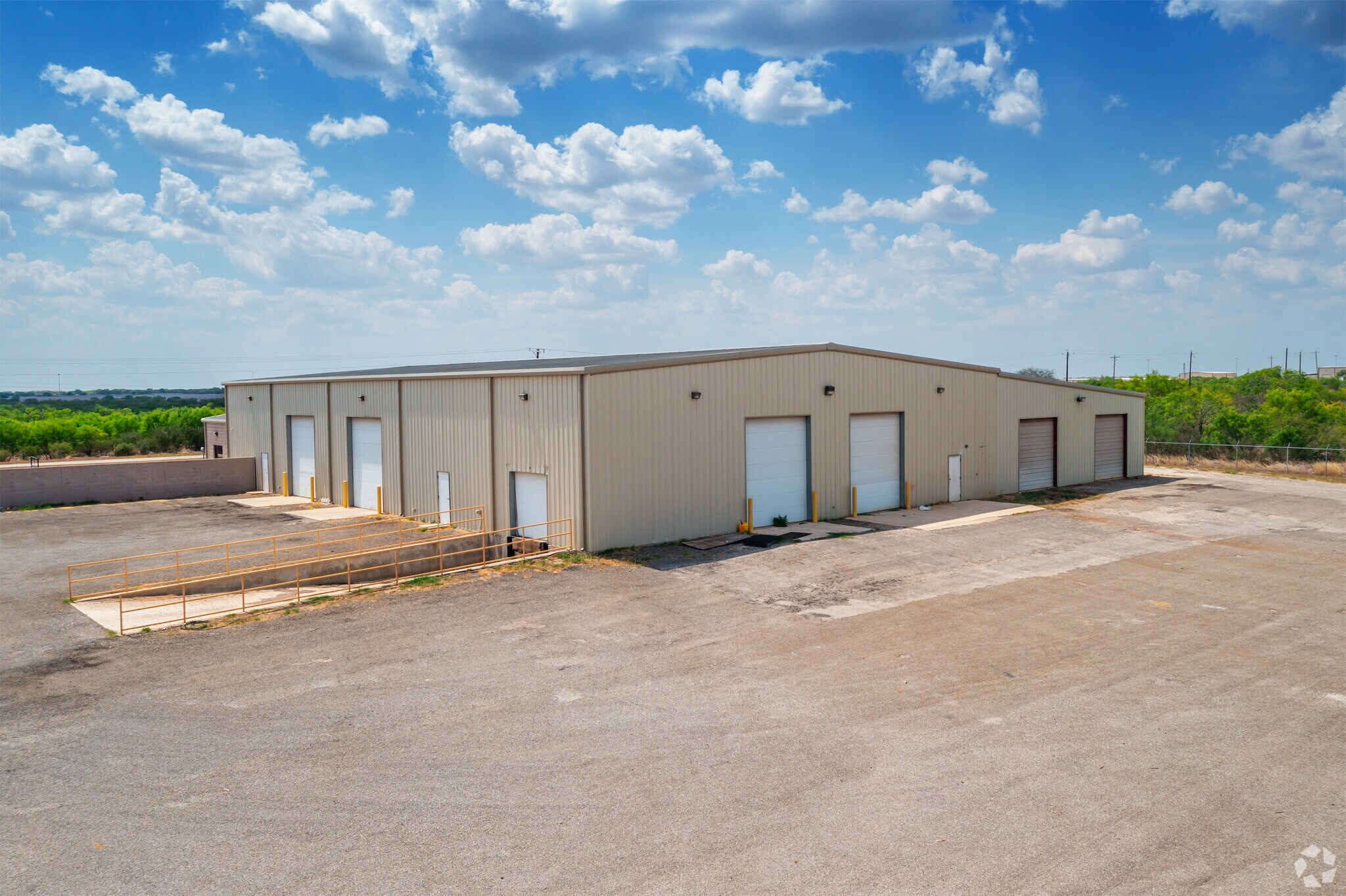 1391 County Road 429, Pleasanton, TX 78064 Industrial for Sale