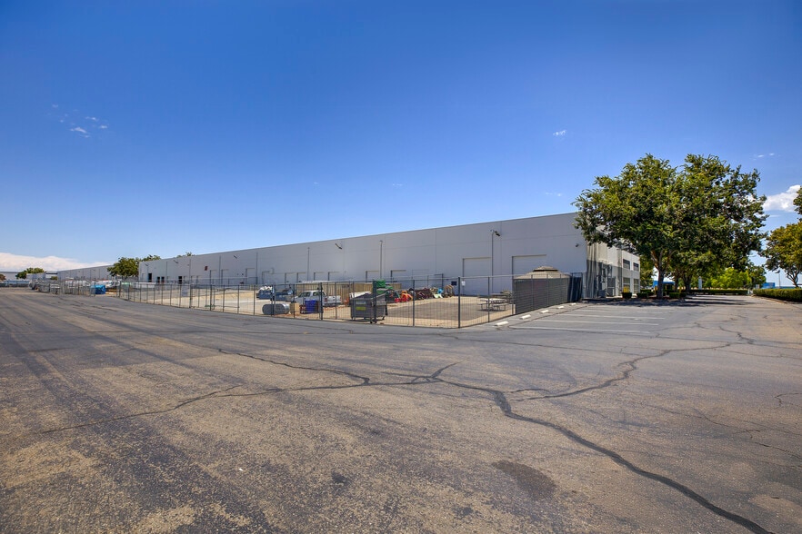 2001 Arch-Airport Rd, Stockton, CA for lease - Building Photo - Image 3 of 4