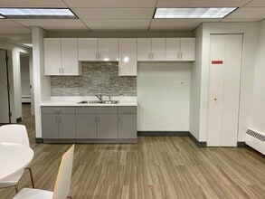 100 E Walton Pl, Chicago, IL for lease Interior Photo- Image 1 of 8