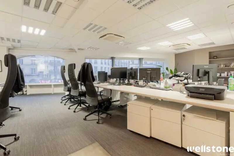 8 Boulevard De Bonne Nouvelle, Paris for sale Interior Photo- Image 1 of 1