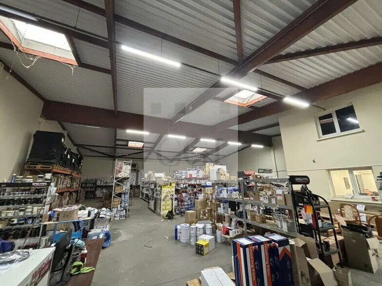 Flex in Décines-Charpieu for lease - Interior Photo - Image 3 of 117