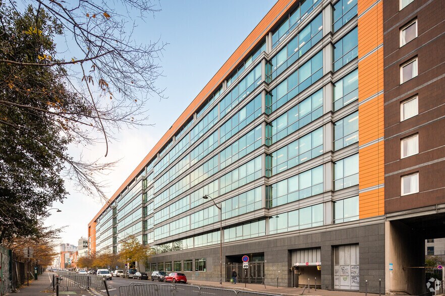 Office in Montreuil for lease - Building Photo - Image 3 of 6