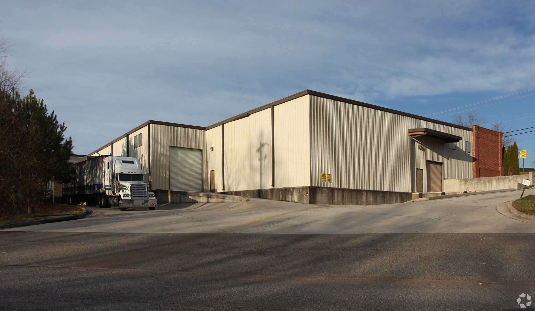 165 Tidwell Dr, Alpharetta, GA for sale Primary Photo- Image 1 of 1