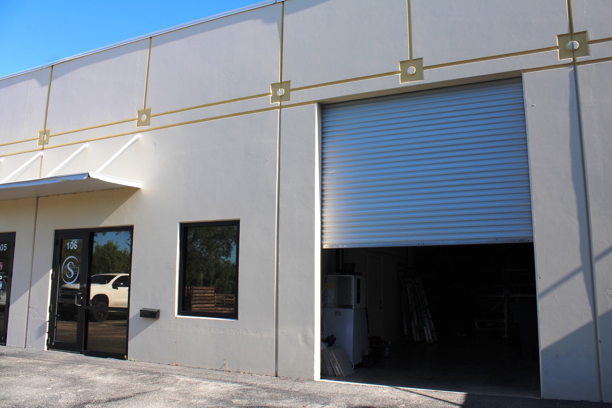 17061 Alico Commerce Ct, Fort Myers, FL for lease Building Photo- Image 1 of 6