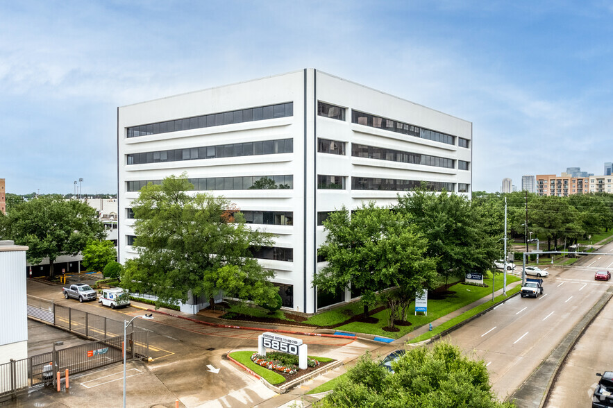 5850 San Felipe St, Houston, TX for lease - Building Photo - Image 2 of 4