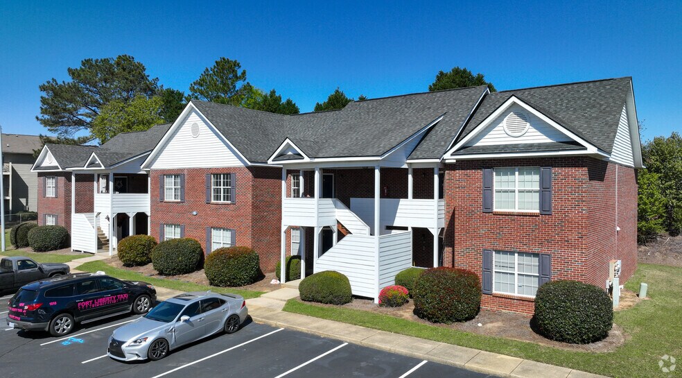 208-246 Partners Way Dr, Fayetteville, NC for sale - Primary Photo - Image 1 of 1