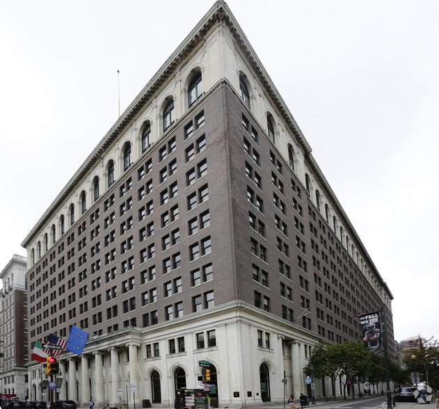 600 Chestnut St, Philadelphia, PA for lease - Building Photo - Image 1 of 29