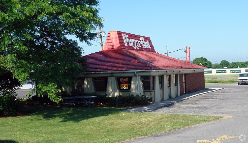 2509 Brewerton Rd, Syracuse, NY for sale - Primary Photo - Image 1 of 1