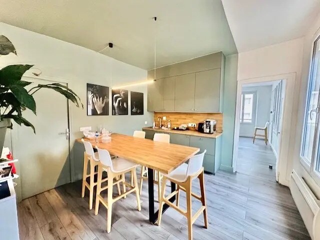 Office in Paris for lease - Interior Photo - Image 2 of 7