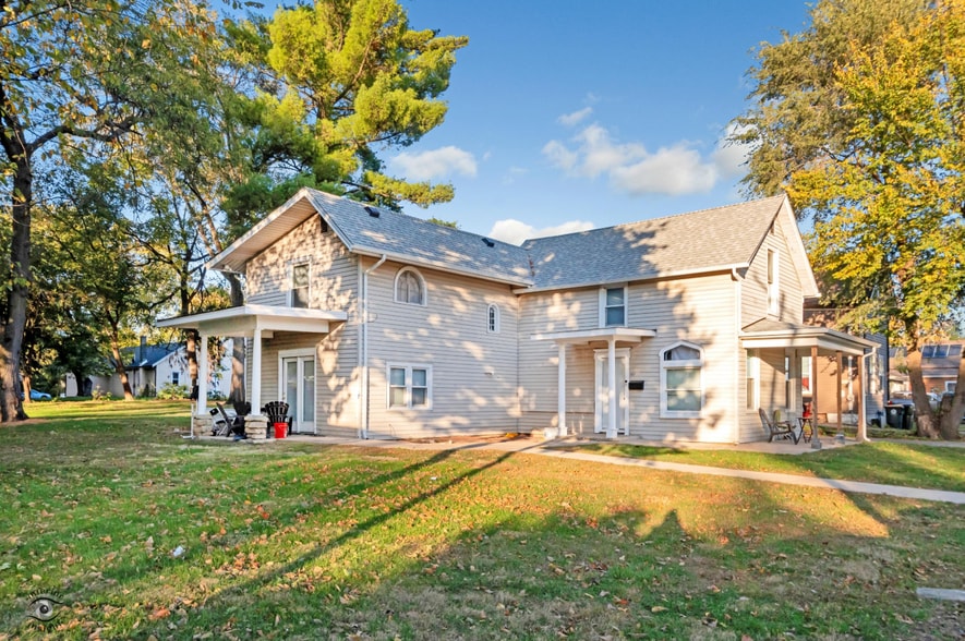 22 Student Housing Portfolio portfolio of 22 properties for sale on LoopNet.com - Primary Photo - Image 3 of 22