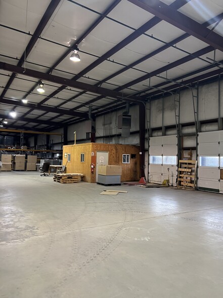 233 Millboro Industrial Park Rd, Millboro, VA for lease - Interior Photo - Image 3 of 11