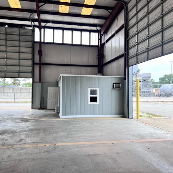 231 Highway 96, Broussard, LA for lease - Interior Photo - Image 3 of 17