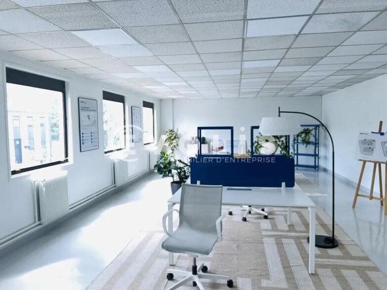 1 Rue Des Campanules, Lognes for lease - Interior Photo - Image 2 of 15