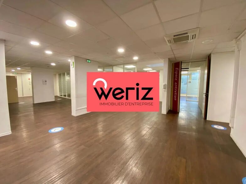 Retail in Marseille for lease - Interior Photo - Image 1 of 14