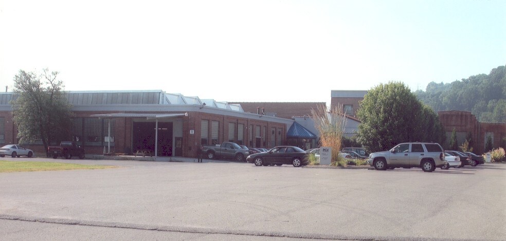 1005 Industry Ave SE, Roanoke, VA for sale - Primary Photo - Image 1 of 1