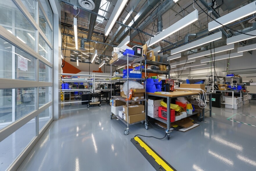 3240 Grey Hawk Ct, Carlsbad, CA for sale - Interior Photo - Image 3 of 4