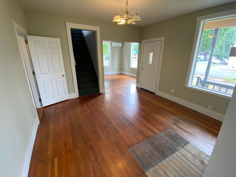 1516 Commercial St NE, Salem, OR for sale - Building Photo - Image 1 of 1