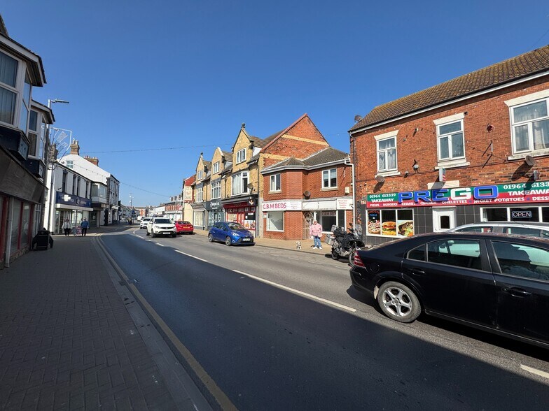 157 Queen St, Withernsea for lease - Building Photo - Image 3 of 6