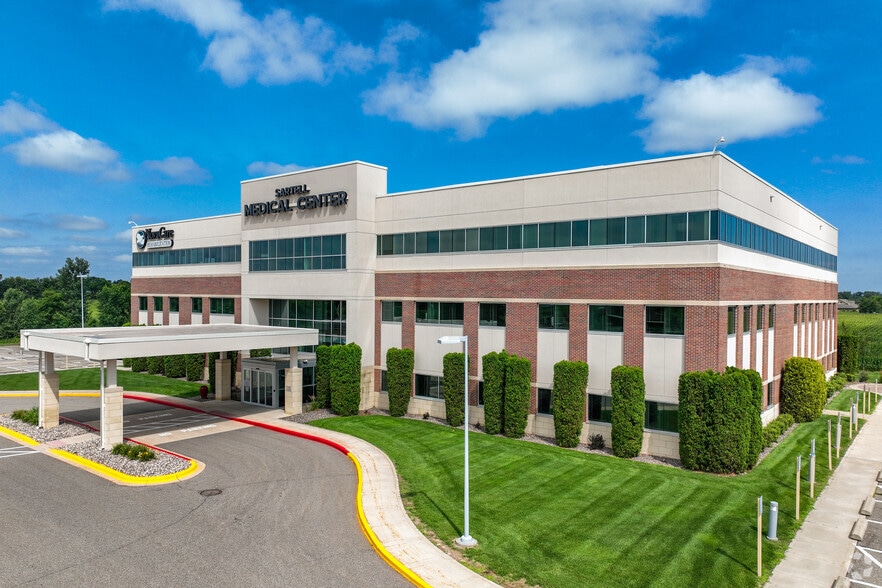 2251 Connecticut Ave S, Sartell, MN for lease - Primary Photo - Image 1 of 21